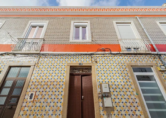 Shiraz Cozy With Office Daire Setúbal