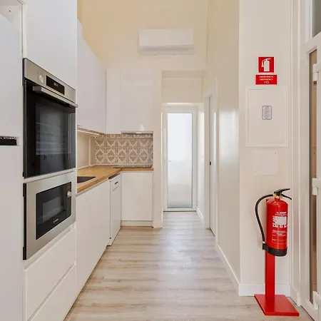 Appartement Shiraz Cozy With Office Setúbal