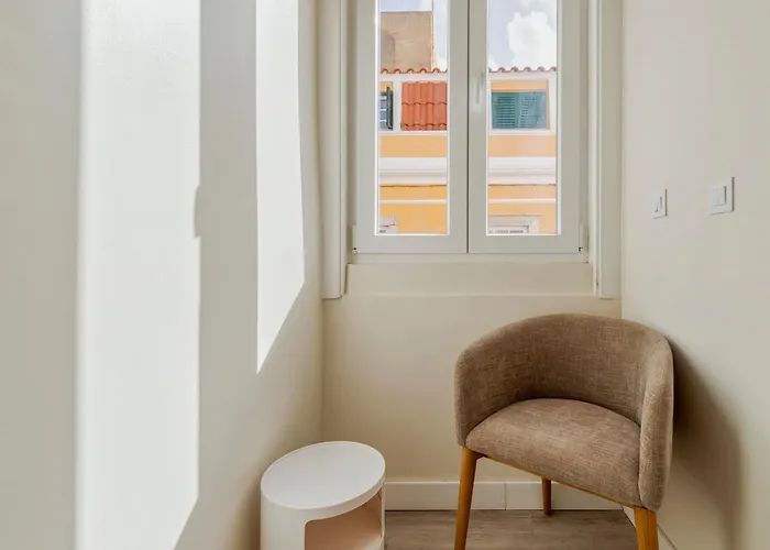 Shiraz Cozy With Office Appartamento Setúbal